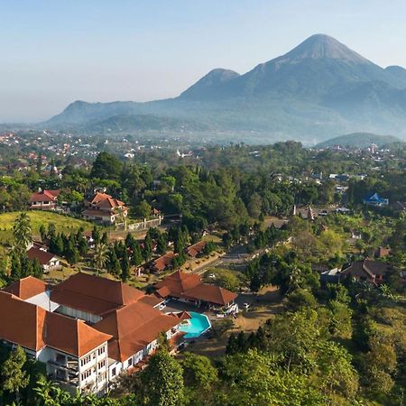 รอยัล ตราวาส โฮเต็ล&คอทเทเจส Hotel ภายนอก รูปภาพ