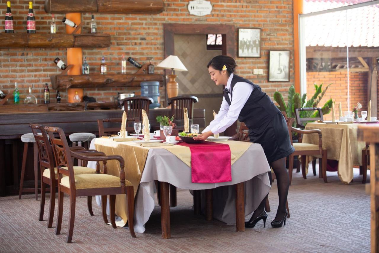 รอยัล ตราวาส โฮเต็ล&คอทเทเจส Hotel ภายนอก รูปภาพ