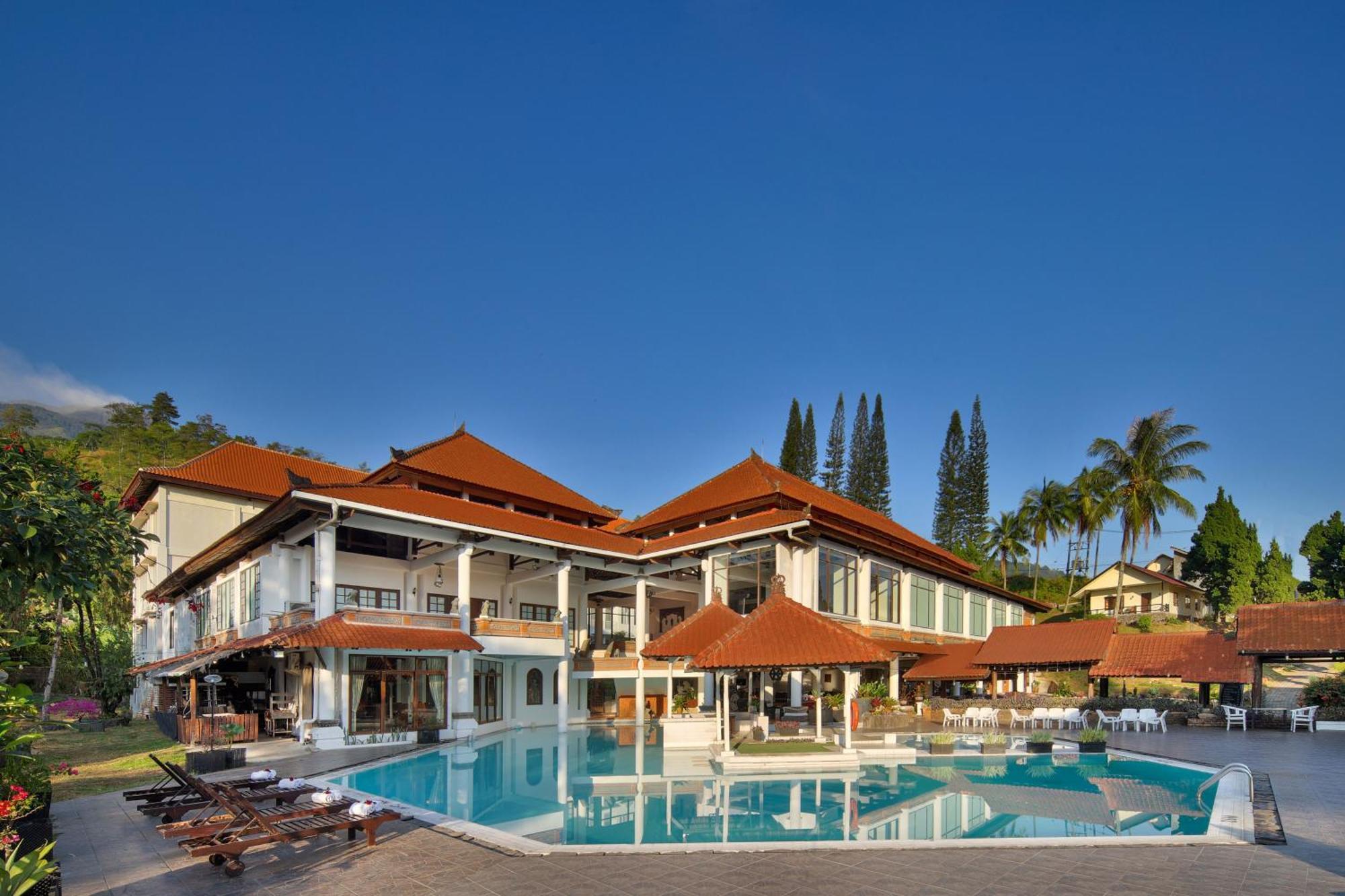 รอยัล ตราวาส โฮเต็ล&คอทเทเจส Hotel ภายนอก รูปภาพ