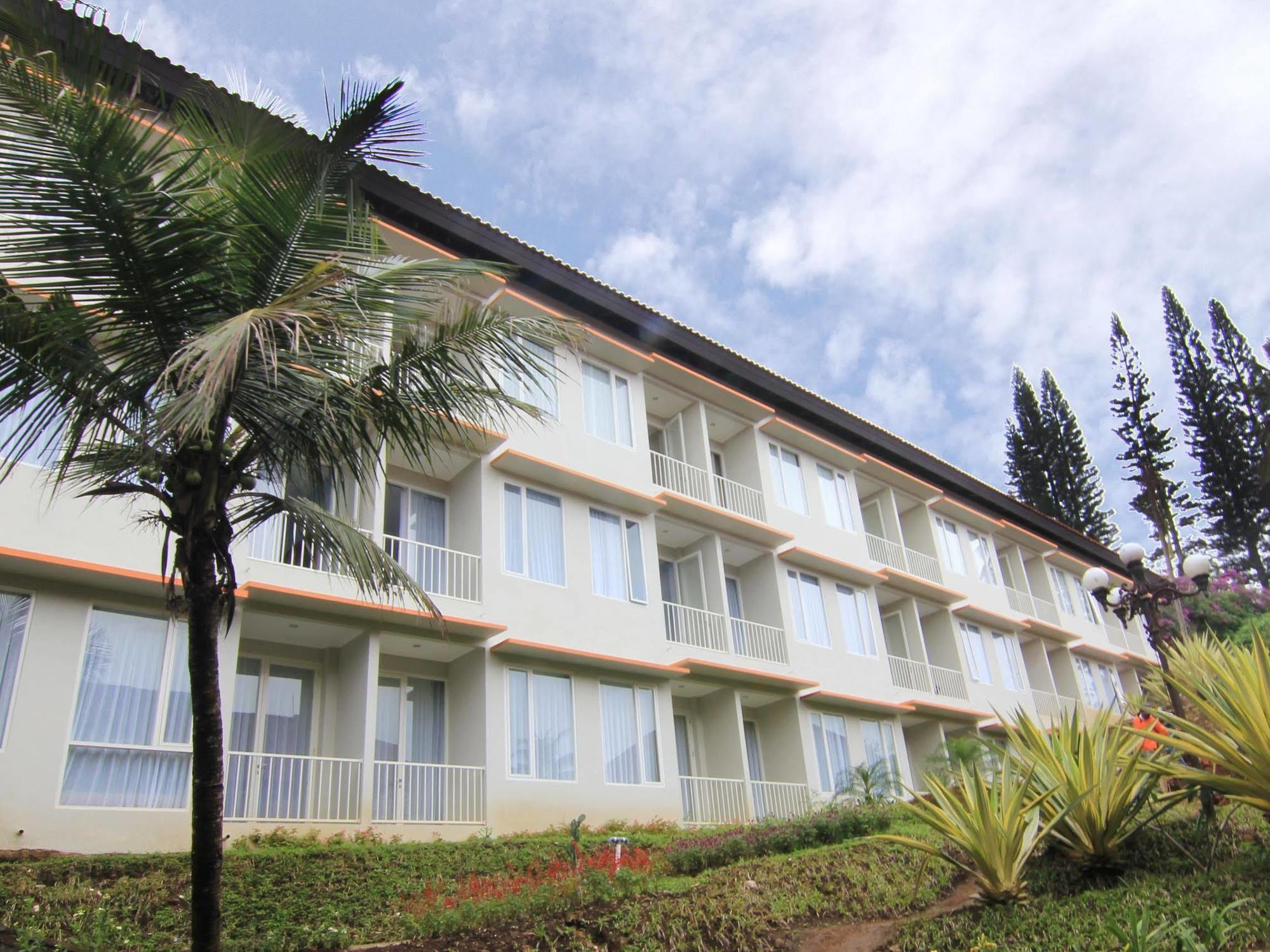 รอยัล ตราวาส โฮเต็ล&คอทเทเจส Hotel ภายนอก รูปภาพ