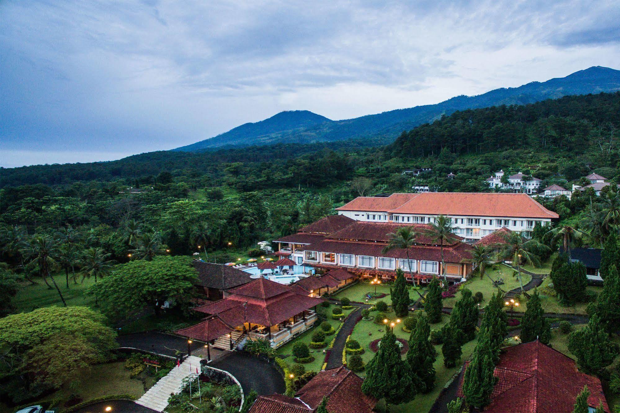 รอยัล ตราวาส โฮเต็ล&คอทเทเจส Hotel ภายนอก รูปภาพ